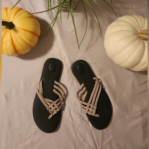 Women's Size 8 Sanuk Sandals